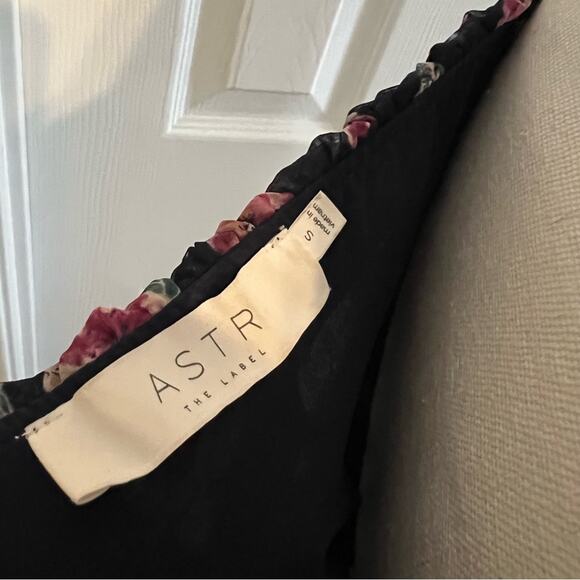 ASTR the Label floral off the shoulder scrunched crop blouse ruffles Small - Picture 9 of 11